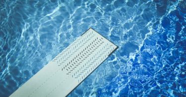 How to Backwash a Swimming Pool